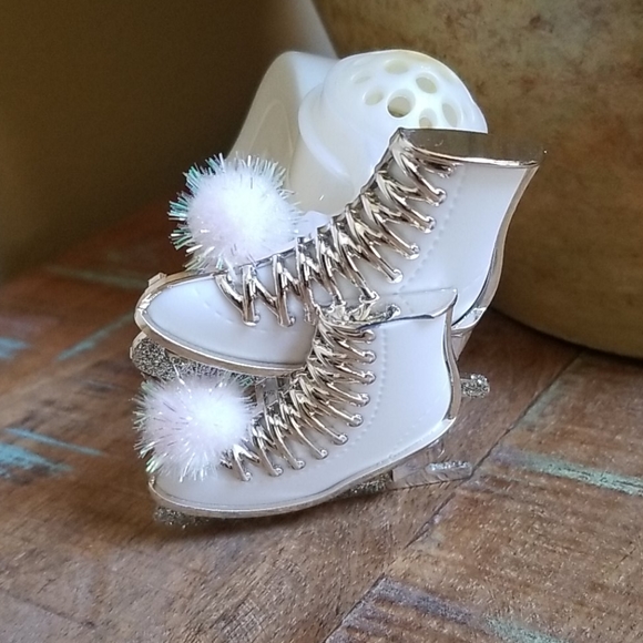 Bath And Body Works Ice Skates Wallflowers Plug